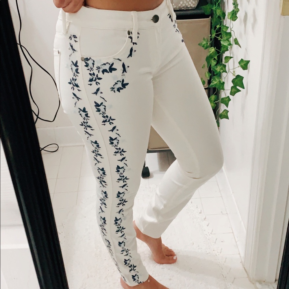 Genetic White Embroidered Jeans